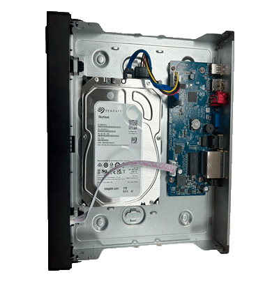 DAHUA KITNVR1104HS-P+4C1TB- Kit IP de 4 canales con NVR con 4 puertos PoE, 1TB de almacenamiento, y 4 cámaras bullet de 2MP con IR de 30 metros y clasificación IP67 para exteriores. Ideal para una vigilancia eficiente y robusta. #KitDahua